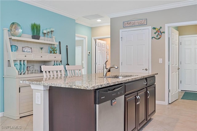 kitchen featuring dishwasher, sink, a kitchen island with sink, dark brown cabinetry, and crown molding