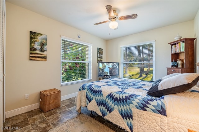 bedroom with ceiling fan