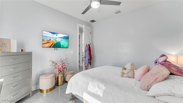 bedroom with ceiling fan