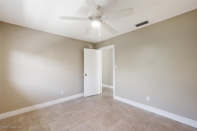 empty room with ceiling fan