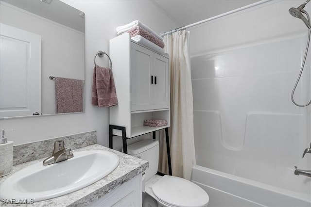 full bathroom with shower / bath combination with curtain, vanity, and toilet