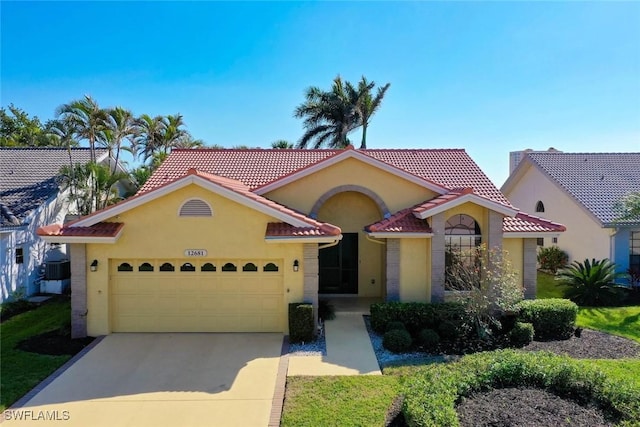 view of mediterranean / spanish-style house