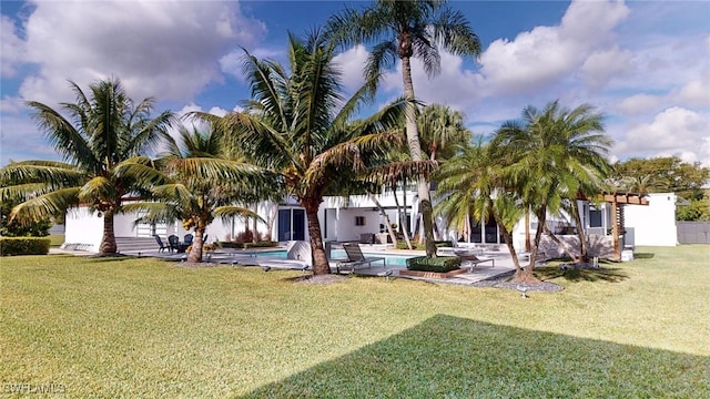 view of yard with a patio area