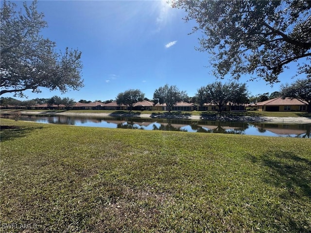 view of yard featuring a water view