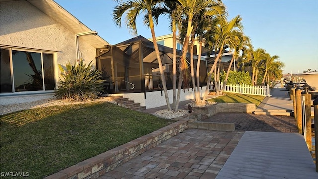 view of yard featuring a patio area