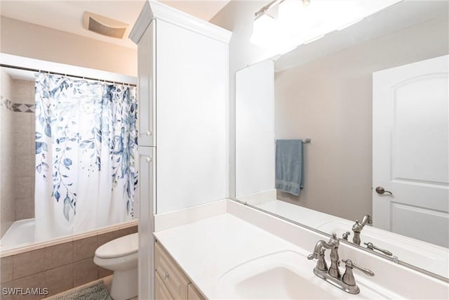 118 SW 13th St, Cape Coral, FL 33991 - bathroom featuring vanity and tiled shower / bath