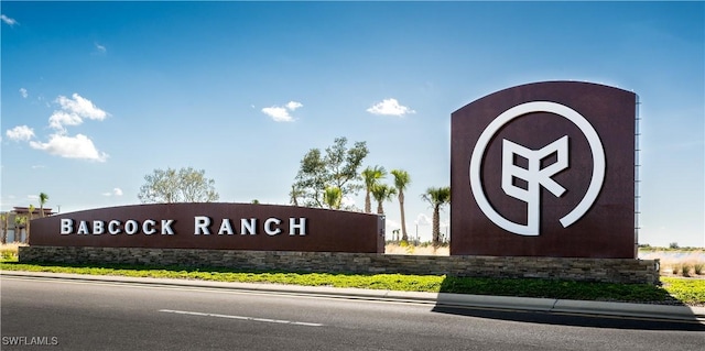 view of community / neighborhood sign