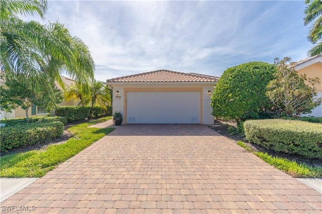 view of mediterranean / spanish-style house