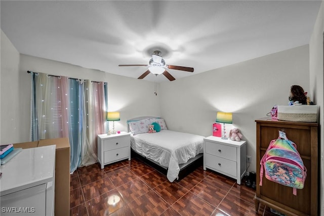 bedroom with ceiling fan