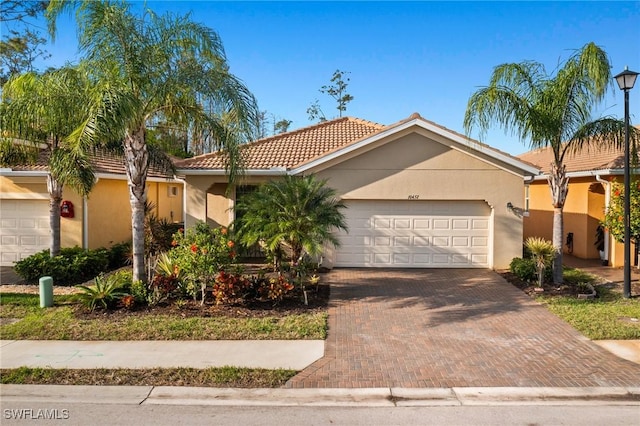 view of front of property featuring a garage