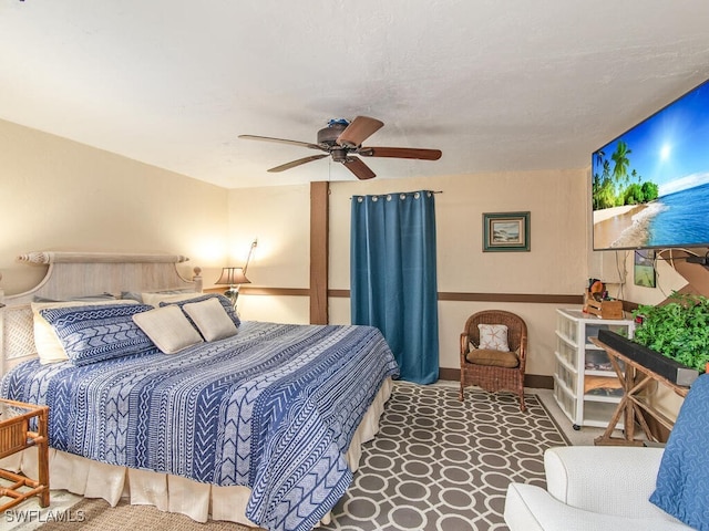 bedroom featuring ceiling fan