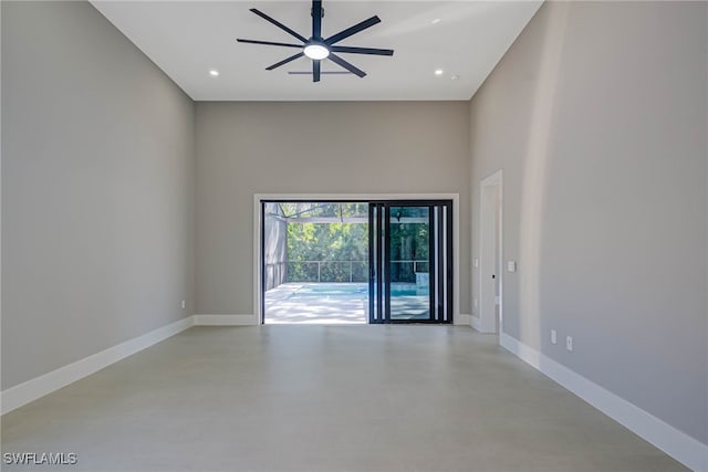 empty room with ceiling fan