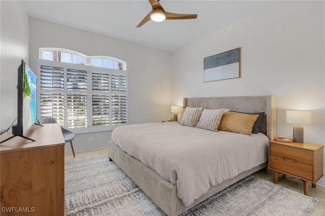 bedroom with ceiling fan