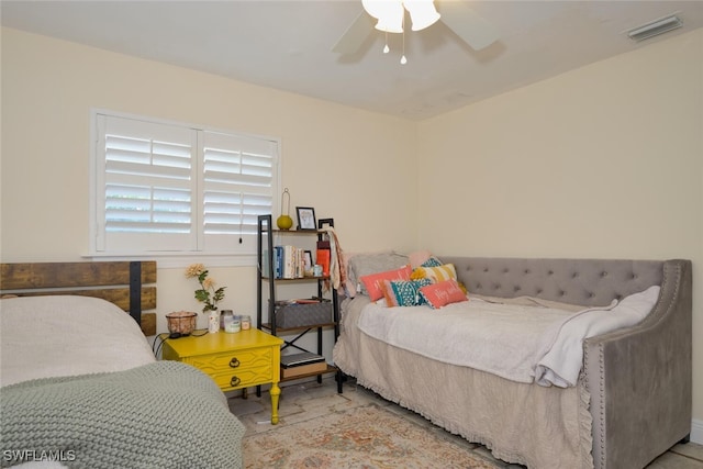 bedroom with ceiling fan