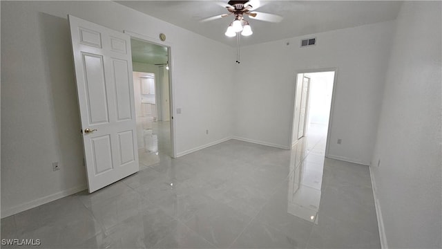 empty room with ceiling fan