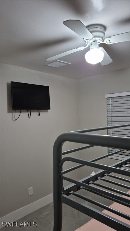 bedroom featuring ceiling fan