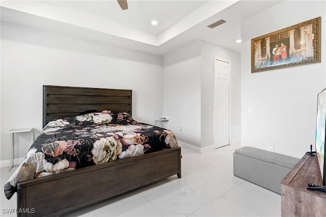 bedroom featuring ceiling fan