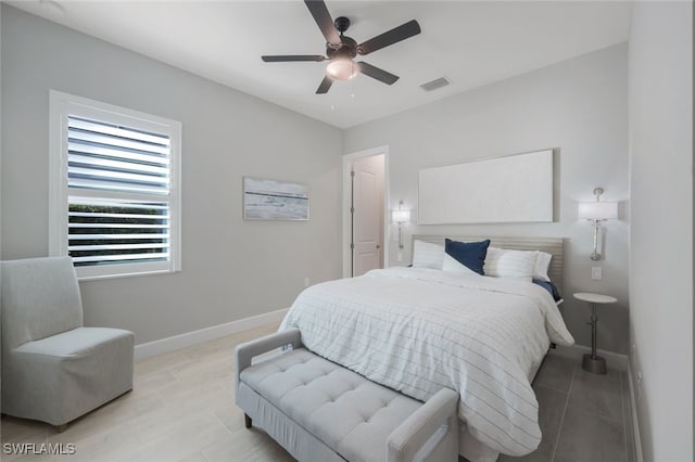 bedroom with ceiling fan