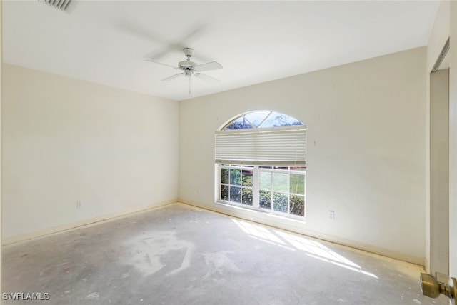 empty room with ceiling fan