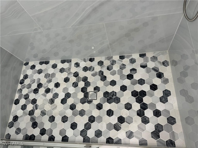 room details featuring a shower