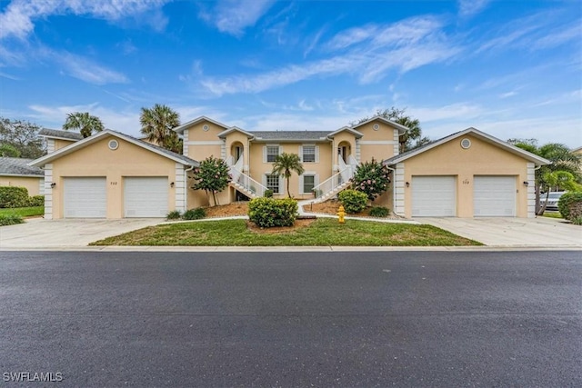 view of front facade featuring a garage