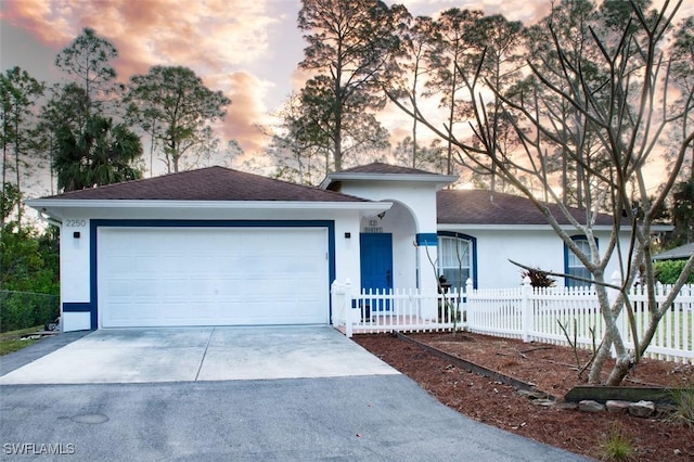 view of front facade featuring a garage