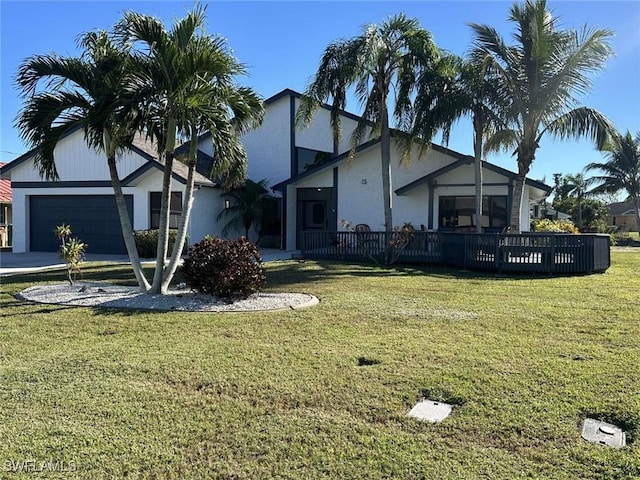 view of yard with a garage