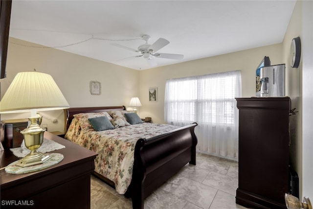 bedroom with ceiling fan