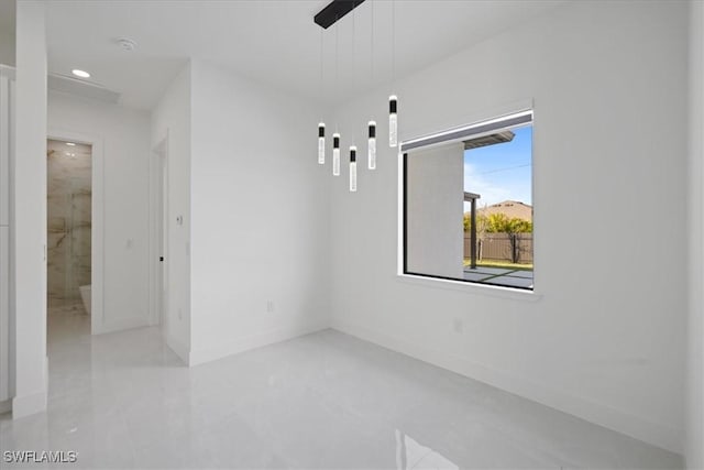 empty room with ceiling fan