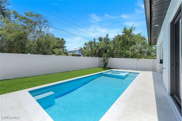 1312 Trail Terrace Dr, Naples, FL 34103 - view of swimming pool featuring a fenced backyard and a pool with connected hot tub