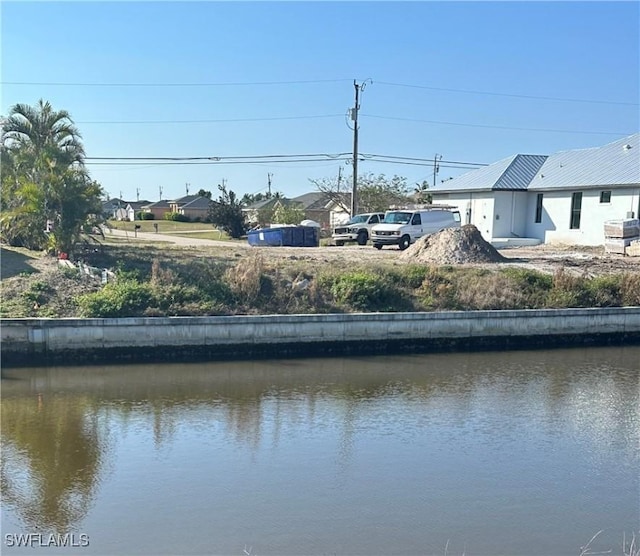 Listing photo 2 for 813 SW 40th Ter, Cape Coral FL 33914