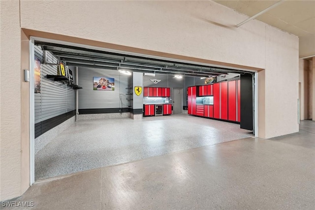 garage featuring beverage cooler