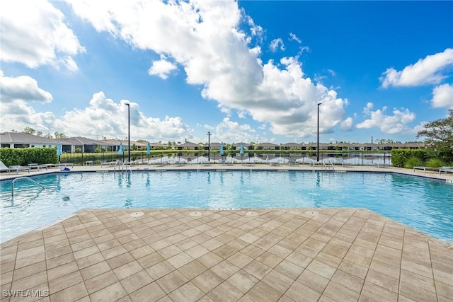 view of swimming pool