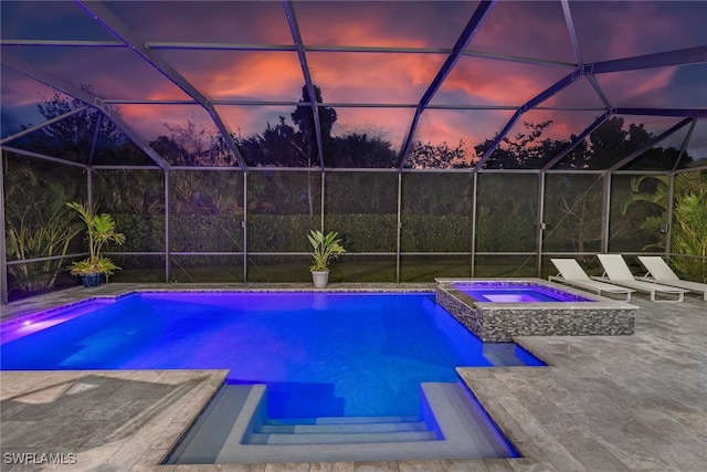 4641 Azalea Dr, Naples, FL 34119 - view of swimming pool featuring a pool with connected hot tub and a patio area