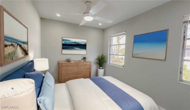 bedroom with ceiling fan