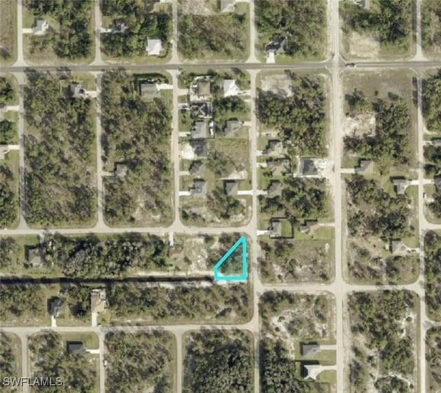 Listing photo 3 for 820 Dudley Ave S, Lehigh Acres FL 33974