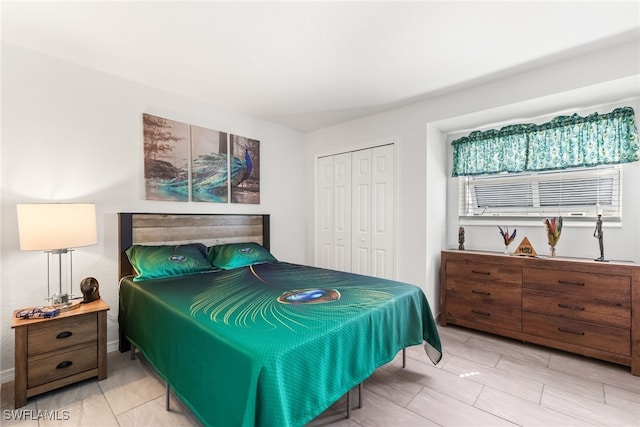 bedroom featuring a closet