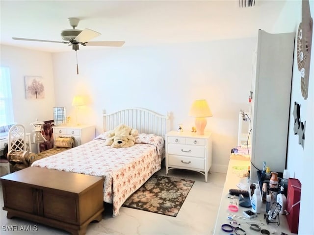 bedroom with ceiling fan