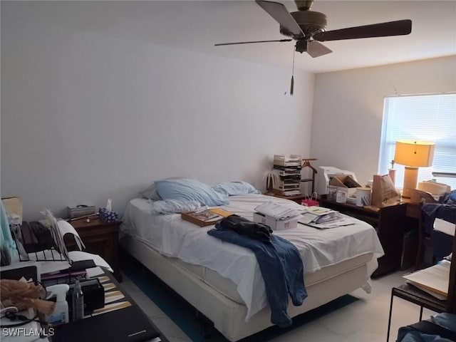 bedroom with ceiling fan