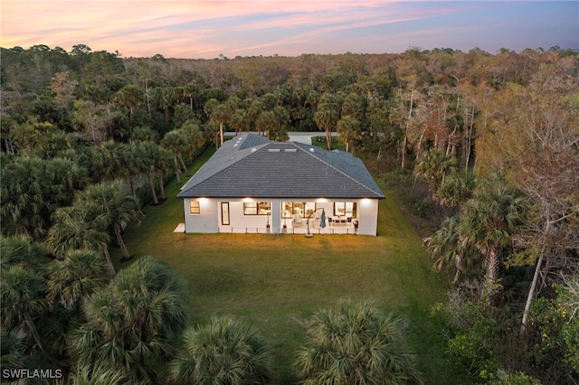 view of aerial view at dusk