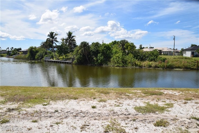 Listing photo 3 for 328 Nicholas Pkwy E, Cape Coral FL 33990