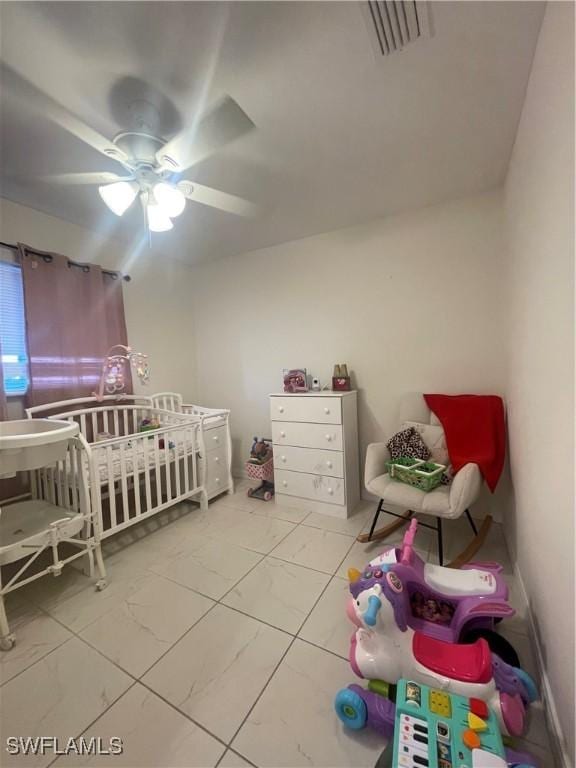 bedroom with ceiling fan