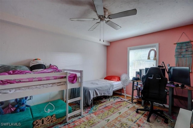 bedroom with ceiling fan