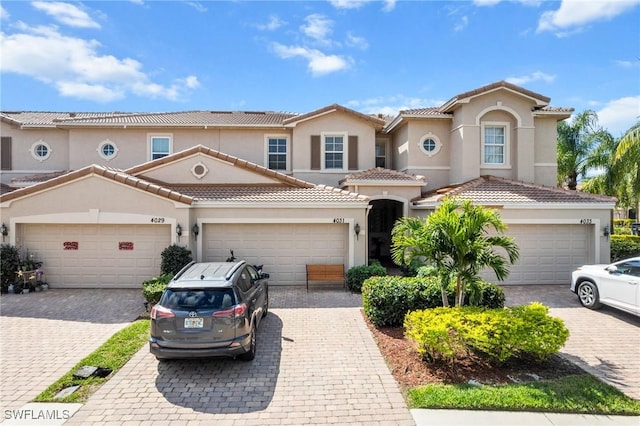 view of mediterranean / spanish-style home