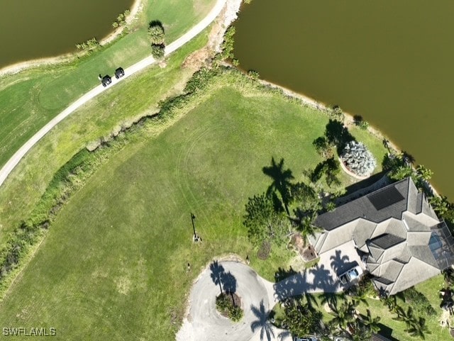 Listing photo 3 for 18031 Bluewater Dr, Naples FL 34114