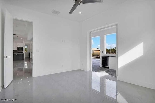 empty room with ceiling fan