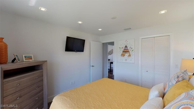 bedroom featuring a closet