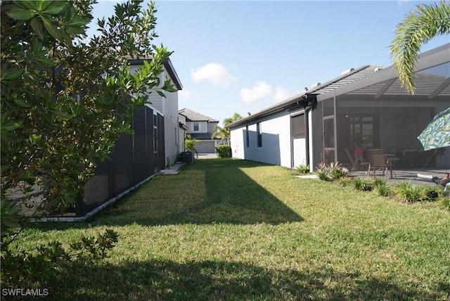 view of yard featuring a patio area