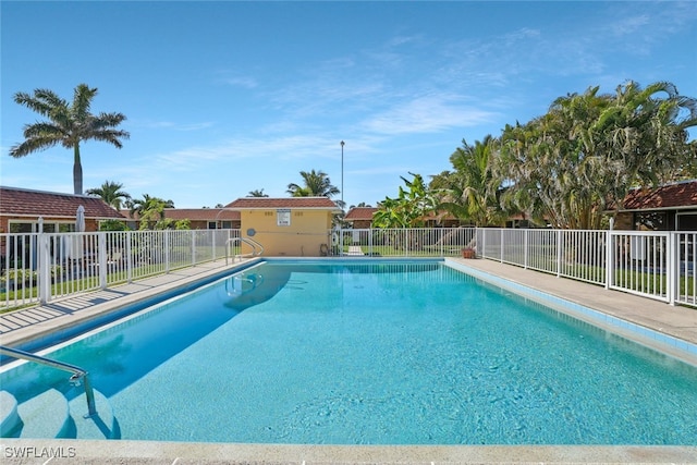 view of swimming pool