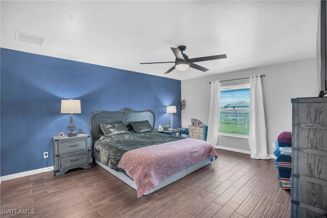 bedroom featuring ceiling fan